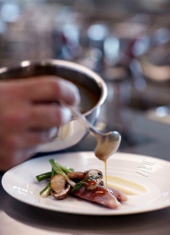 Die Beste jetzt noch besser - Knorr Delikatess Sauce zu Braten Die Beste jetzt noch besser - Knorr Delikatess Sauce zu Braten