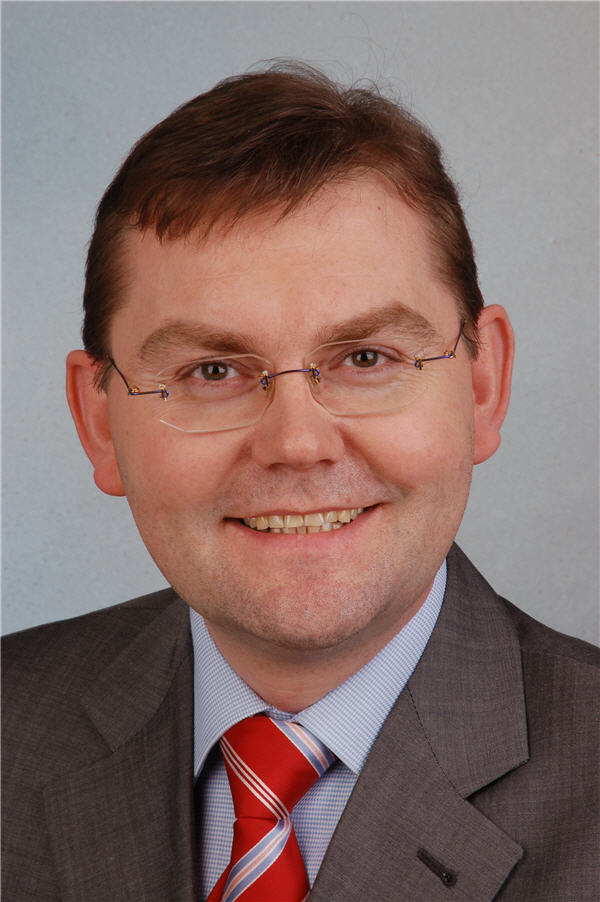 Robert Meters, Leiter Marketing und Vertrieb Prof. Schumann GmbH Robert Meters, Leiter Marketing und Vertrieb Prof. Schumann GmbH