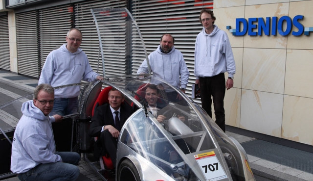 Jörn Kortemeyer, Falko Marien, Uwe Klepzig und Peter Kröger (v. l. am Auto) vom Leo-Sympher-Berufsko Jörn Kortemeyer, Falko Marien, Uwe Klepzig und Peter Kröger (v. l. am Auto) vom Leo-Sympher-Berufsko