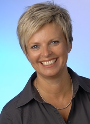 Nicole Raczinski ist Vertriebstrainerin und steht für Charisma, Motivation und Erfolg