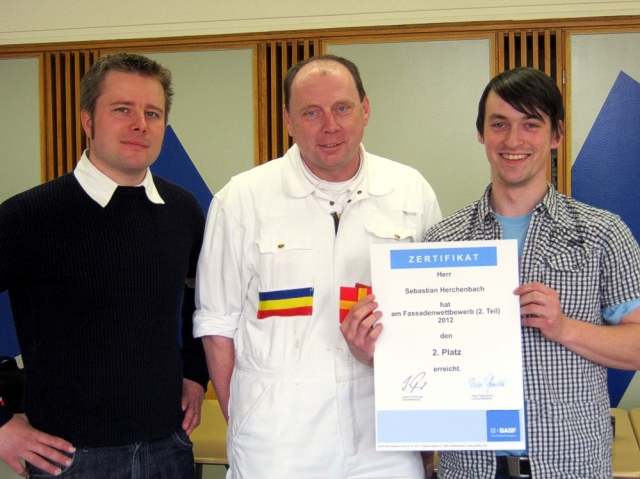 Timo Späthling (Bauberater BASF Wall Systems) und Peter Schmidt (FL Bereich Farbtechnik BS Hof) begl