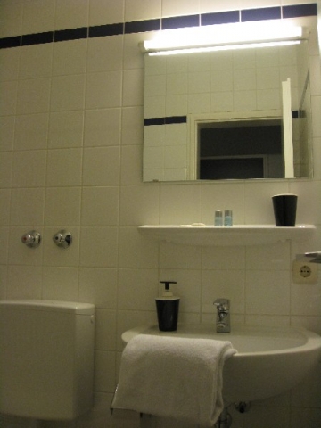 Einblick Badezimmer A1 Apartments München