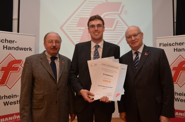 Gold vom Fleischerverband Nordrhein-Westfalen für R. Hellmann GmbH. Geschäftsführer Jan-Frederik Hel Gold vom Fleischerverband Nordrhein-Westfalen für R. Hellmann GmbH. Geschäftsführer Jan-Frederik Hel