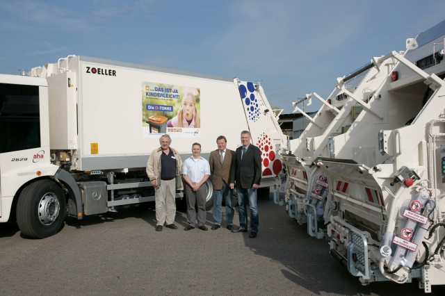 v.l.n.r. Uwe Wesche, Leiter der Müllabfuhr, Klaus Nowak, Leiter der Werkstatt beide von der Abfallwi v.l.n.r. Uwe Wesche, Leiter der Müllabfuhr, Klaus Nowak, Leiter der Werkstatt beide von der Abfallwi