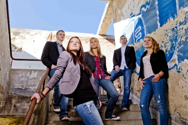 Wollen in Deutschland und Japan durchstarten: Marcel, Elena, Jenny, Frank und Laura von der Popgrupp
