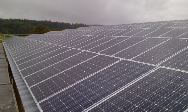 Ost bzw. Westdächer eignen sich für Photovoltaik speziell für Eigenstrom