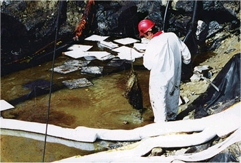 Ölverschmutzung auf Wasseroberflächen beseitigen