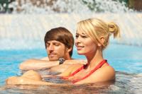 Pärchen im Pool 