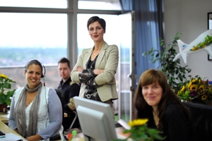 ANIMOD-Gründerin Ira Hielscher mit ihrem Support-Team ANIMOD-Gründerin Ira Hielscher mit ihrem Support-Team