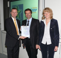 v. l. n. r. Rainer Nolten (LGH), Heinz Hasenkamp (Hasenkamp GmbH), Lisa Pötter (Hasenkamp GmbH) v. l. n. r. Rainer Nolten (LGH), Heinz Hasenkamp (Hasenkamp GmbH), Lisa Pötter (Hasenkamp GmbH)