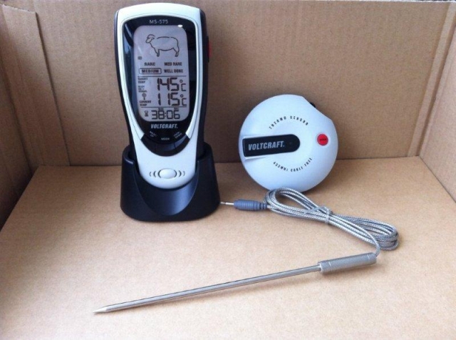 Das FUNK-GRILLTHERMOMETER von VOLTCRAFT® darf bei der EM-Grillparty nicht fehlen Das FUNK-GRILLTHERMOMETER von VOLTCRAFT® darf bei der EM-Grillparty nicht fehlen
