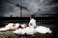 Trash The Dress Event der weddix-Bräute in Hamburg Trash The Dress Event der weddix-Bräute in Hamburg