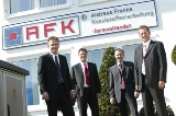 (v.l.n.r.) Peter Daum (QS-Leiter), Andreas Franke (Geschäftsführer), Frank Schröer (Fertigungsleiter