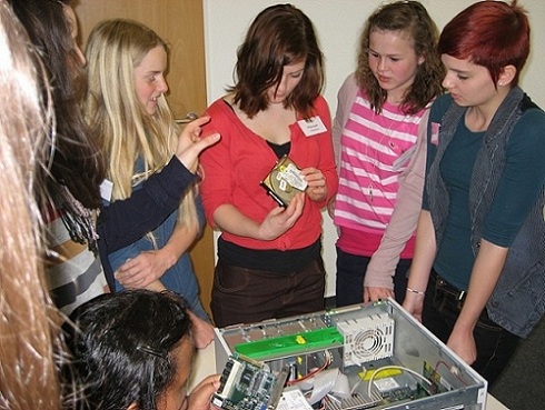 IT Service Karlsruhe: Girls' Day bei der TechniData IT-Service GmbH
