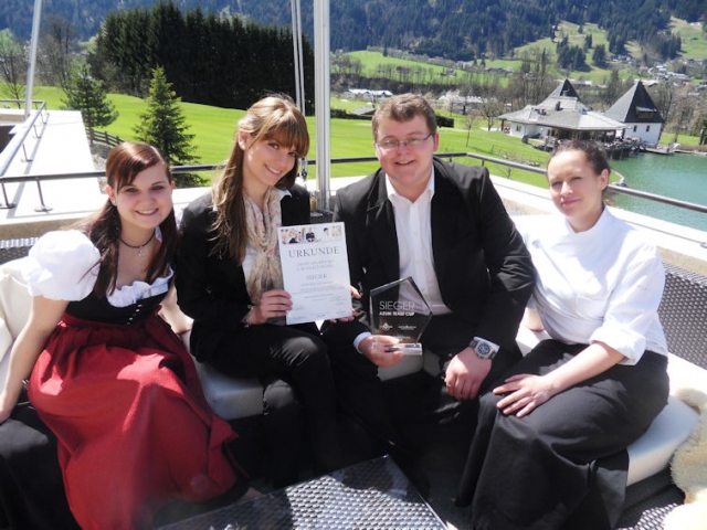 Die besten Lehrlinge der A-Rosa Gruppe kommen heuer aus Kitzbühel: (v.l.n.r) Eva Scharler, Antonia S Die besten Lehrlinge der A-Rosa Gruppe kommen heuer aus Kitzbühel: (v.l.n.r) Eva Scharler, Antonia S