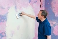 Richtig verputzen: Wenn es ganz hart kommt und komplett neuer Putz auf die Wand aufgetragen werden m Richtig verputzen: Wenn es ganz hart kommt und komplett neuer Putz auf die Wand aufgetragen werden m