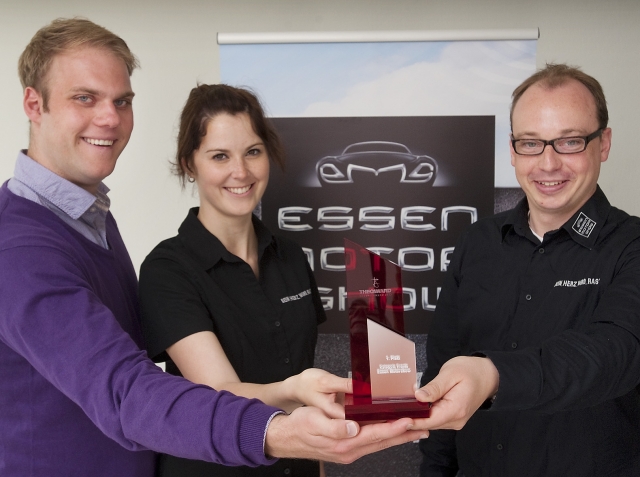 Freuen sichüber den?Theo Award? (v.l.): Marcel Gockeln und Carolyn Tepel, Project Manager der Essen Freuen sichüber den?Theo Award? (v.l.): Marcel Gockeln und Carolyn Tepel, Project Manager der Essen