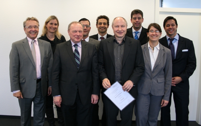 Prof. Dr. Dirk Reiser (Mitte) Prof. Dr. Dirk Reiser (Mitte)