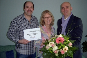 Die Gewinner: von links: Wolfgang Donath, Katharina Zöller und Inhaber der Augenlaser-Agentur SEHHIL Die Gewinner: von links: Wolfgang Donath, Katharina Zöller und Inhaber der Augenlaser-Agentur SEHHIL