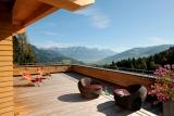 Spa-Tarrasse im Holzhotel Forsthofalm Spa-Tarrasse im Holzhotel Forsthofalm