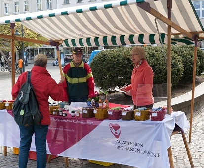 Bethanien Radeland auf dem Bauernmarkt in der Altstadt Spandau