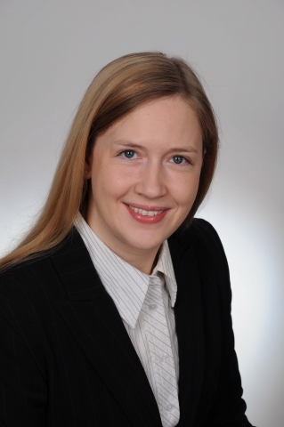 Dr. Christiane Lütticke verstärkt das Team für GMP Services beim Pharma-Dienstleister Diapharm. Dr. Christiane Lütticke verstärkt das Team für GMP Services beim Pharma-Dienstleister Diapharm.