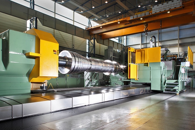 GEORG-Turbinenläufer-Drehmaschine Typ GTD 2000/10000/120 bei Siemens Mülheim. GEORG-Turbinenläufer-Drehmaschine Typ GTD 2000/10000/120 bei Siemens Mülheim.
