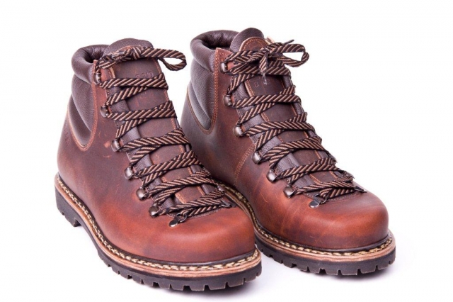 Trabert zwiegenähte Jagdstiefel und Wanderschuhe aus Juchtenleder