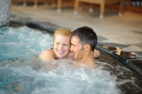 Paar im Pool 