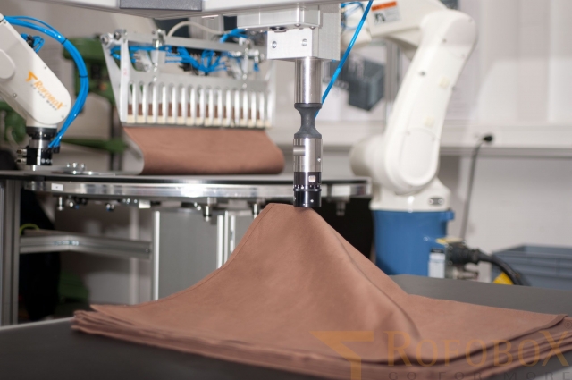 Die erste innovative High-Tech-Serviettenfaltmaschine?ROFOBOX? spart viel Zeit und sorgt für einwand Die erste innovative High-Tech-Serviettenfaltmaschine?ROFOBOX? spart viel Zeit und sorgt für einwand