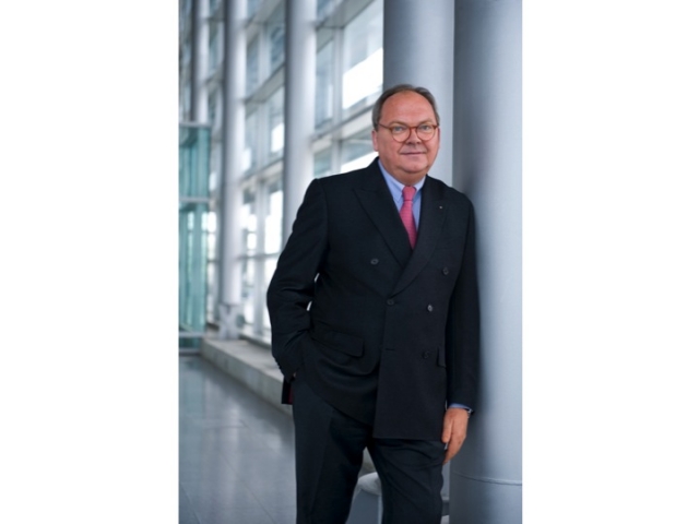 Werner M. Dornscheidt, Vorsitzender der Geschäftsführung der Messe Düsseldorf GmbH Werner M. Dornscheidt, Vorsitzender der Geschäftsführung der Messe Düsseldorf GmbH