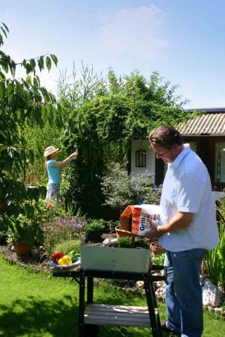Grillen mit Freunden als verdiente Belohnung? Anlässe zum Feiern gibt es immer Grillen mit Freunden als verdiente Belohnung? Anlässe zum Feiern gibt es immer