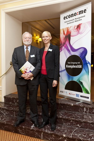 Michael Rink und Susan Rackwitz bringen das Thema Komplexität in die Diskussion ein.