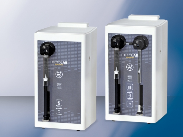 Der Microlab 600 Diluter/Dispenser von Hamilton - mit Einzel- bzw. Doppelpumpe