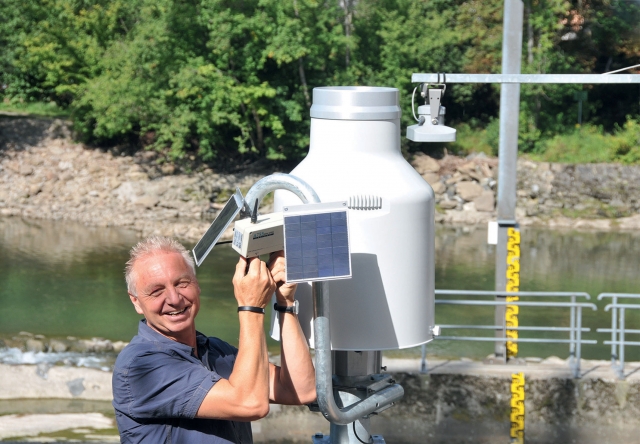 Anschließen von RTU und Solarpanels/ Niederschlagsmesser OTT Pluvio² mit praktischen Steckverbindung Anschließen von RTU und Solarpanels/ Niederschlagsmesser OTT Pluvio² mit praktischen Steckverbindung