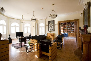ASP Luxury Properties bietet eine originale luxuriöse neobarocke Präsidentenvilla zum Kauf an ASP Luxury Properties bietet eine originale luxuriöse neobarocke Präsidentenvilla zum Kauf an