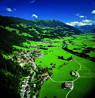 Blick auf Bruck - Eberharter (Erste Ferienregion im Zillertal)