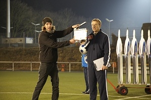 Fußball und Auto? zwei Disziplinen, die für Jürgen Klinsmann zusammen gehören. Als Markenbotschafter Fußball und Auto? zwei Disziplinen, die für Jürgen Klinsmann zusammen gehören. Als Markenbotschafter