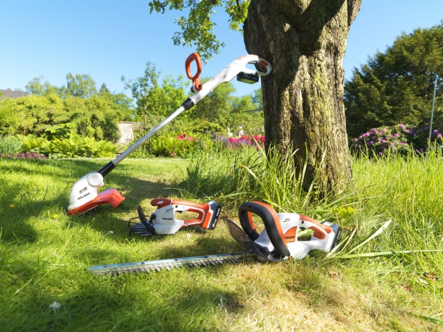 Im Garten arbeiten ohne Kabelsalat oder großen Lärm? Kein Problem mit den Akku-Gartengeräten von Dol