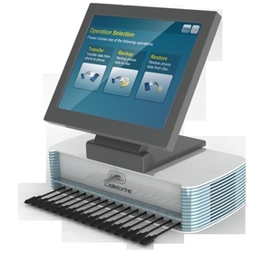 Der Cellebrite Self-Service-Point ermöglicht den Datentransfer zwischen Mobiltelefonen, das Sichern Der Cellebrite Self-Service-Point ermöglicht den Datentransfer zwischen Mobiltelefonen, das Sichern