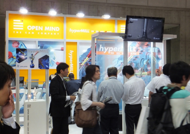 Am Stand von OPEN MIND auf der DMS 2011 Am Stand von OPEN MIND auf der DMS 2011