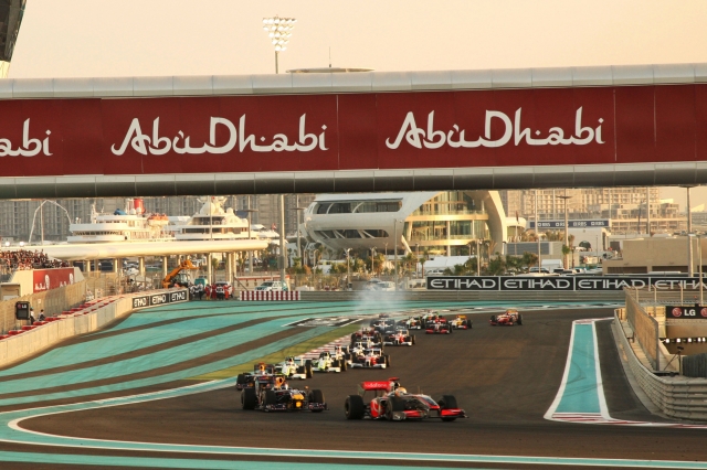 Der Yas Marina Curcuit in Abu Dhabi Der Yas Marina Curcuit in Abu Dhabi