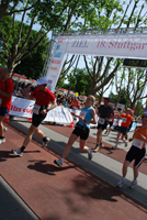 Steffi Bellmann, eine der Sportlerinnen aus dem Bella Fontanis-Frauenlaufteam beim Zieleinlauf des S Steffi Bellmann, eine der Sportlerinnen aus dem Bella Fontanis-Frauenlaufteam beim Zieleinlauf des S