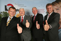 Die neue Führungsmannschaft von Alpha-InnoTec blickt positiv in die Zukunft. Die neue Führungsmannschaft von Alpha-InnoTec blickt positiv in die Zukunft.