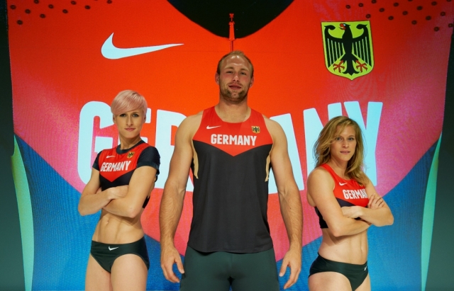 Ariane Friedrich, Robert Harting und Verena Sailer präsentieren die neue DLV-Wettkampfkollektion von Ariane Friedrich, Robert Harting und Verena Sailer präsentieren die neue DLV-Wettkampfkollektion von