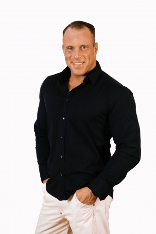 Beim Amateurrennen dabei! TV-Fitnesscoach Morris Lee Beim Amateurrennen dabei! TV-Fitnesscoach Morris Lee