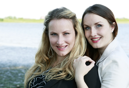 Die SugarShape Gründerinnen: Sabrina Schönborn, Laura Gollers (v.l.n.r.)