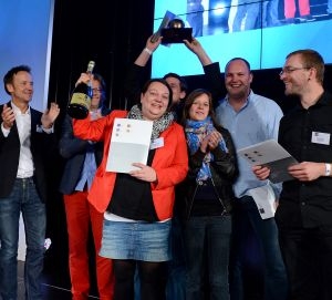 Die glücklichen Gewinner des FAMAB DAVID AWARD 2012 lassen sich feiern