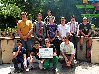 Mitarbeiter und Jugendlich freuen sich über das gelungene Umweltprojekt (Bild: wort.laut). Mitarbeiter und Jugendlich freuen sich über das gelungene Umweltprojekt (Bild: wort.laut).