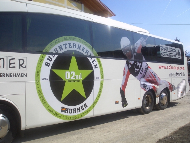 Familie Thurner vom Jugendsporthotel Ennshof bei der Organisation von Gruppenreisen. Thurner Bus als